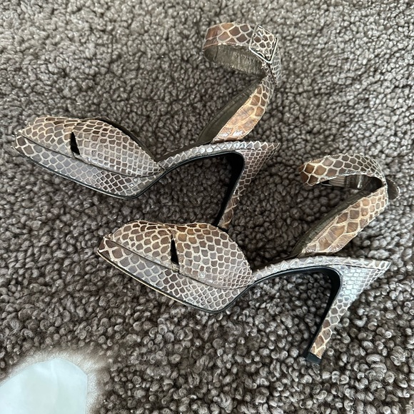 Stuart Weitzman mushroom snake printed platform peep toe shoes. - Picture 7 of 7